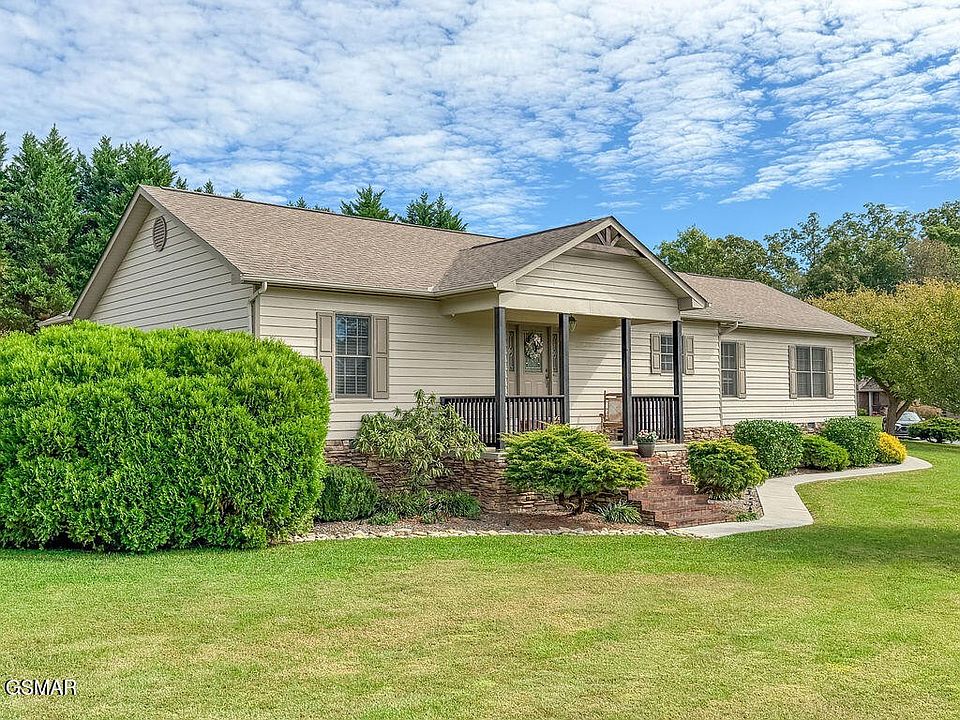 1st image of 625 Riverbrook Dr