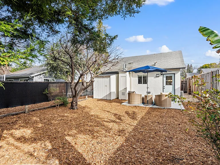 54 Annie Laurie St #A — Photo 8
