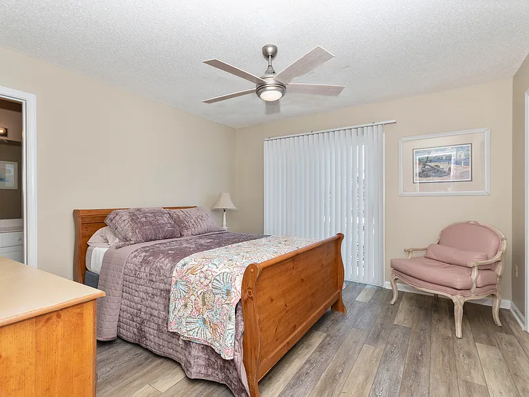 4612 Surf St #2 — Photo 14