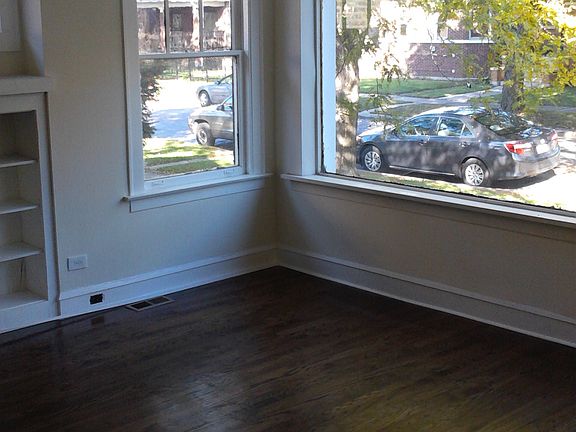 3rd image of 8400 S Stony Island Ave