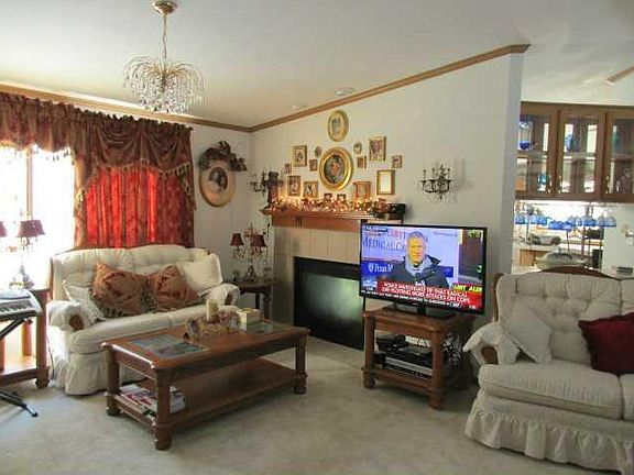 5th image of 2073 Erin Ave