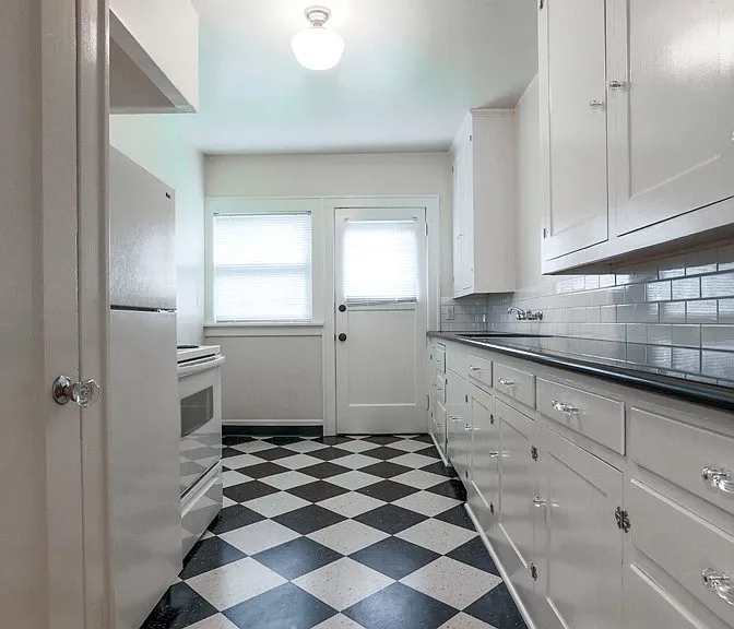 2310 NE Weidler St — Photo 20