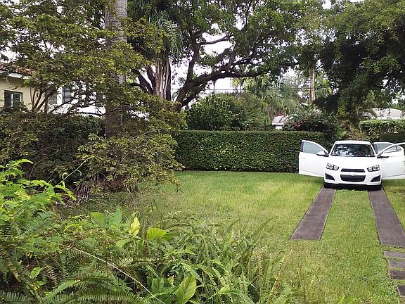 5th image of 424 Mendoza Ave