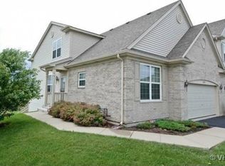 830 Oak Hollow Rd, Crystal Lake, IL 60014