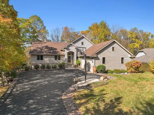 11766 N Meadow Curv, Lindstrom, MN 55045