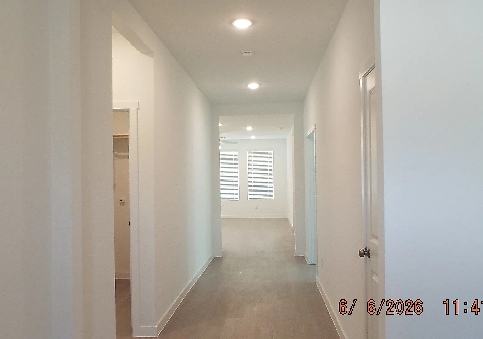 4 bed, 2142 sqft, $1,995 — Photo 2