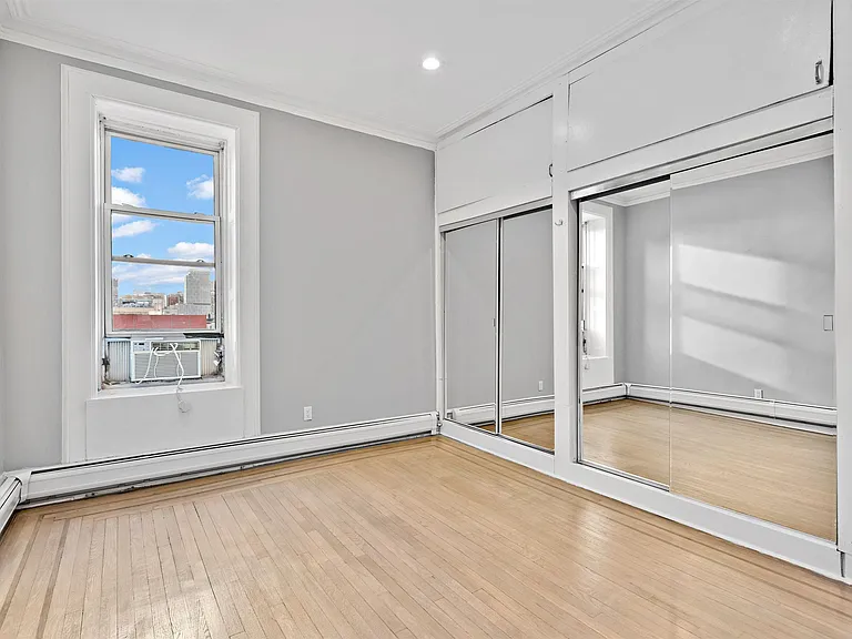 200 Hudson St #4A — Photo 11