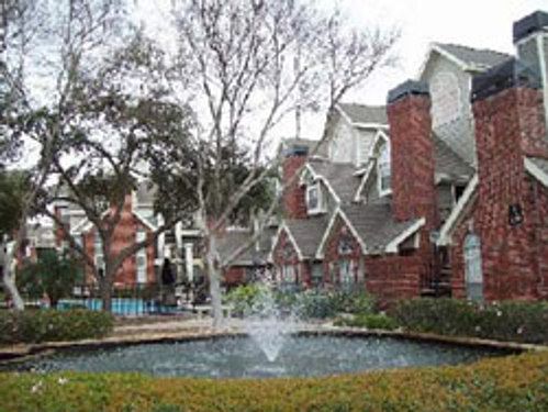 2nd image of 2805 Greenbriar Dr