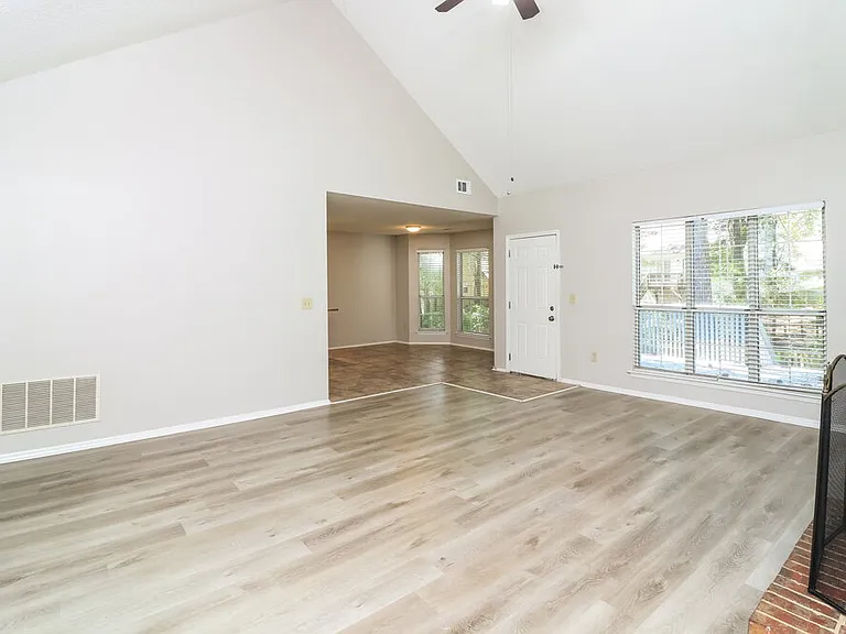4034 Sharon Woods Dr — Photo 5