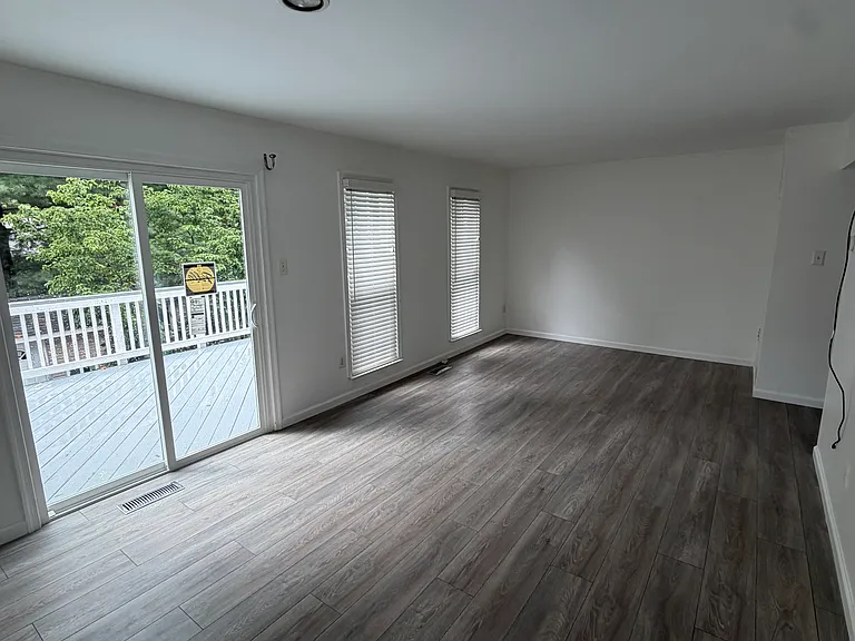 17628 Longview Ln — Photo 6
