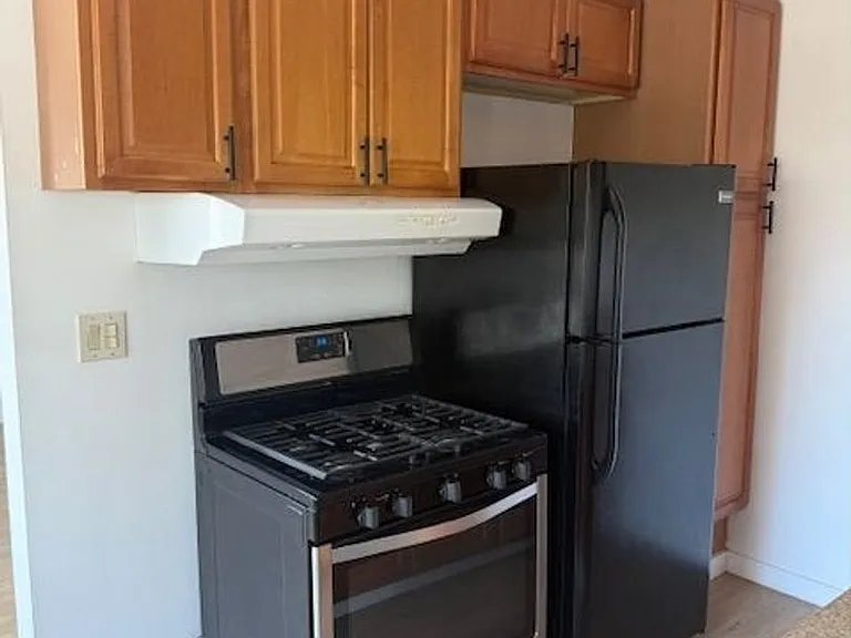 11813 Iowa Ave — Photo 23