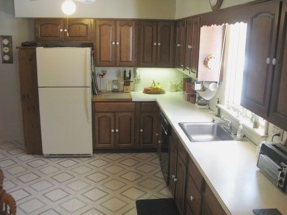 3rd image of 1 Cypress Dr