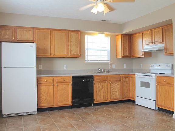 5th image of 102 Aubrey Dr