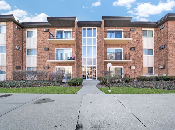 4112 W 98th St #102, Oak Lawn, IL 60453