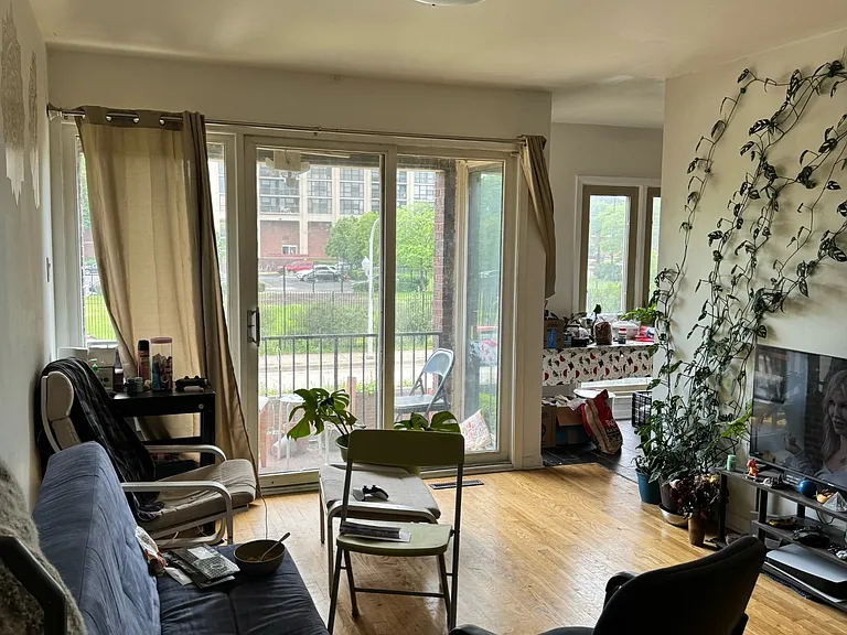 2821 S Michigan Ave #B — Photo 13