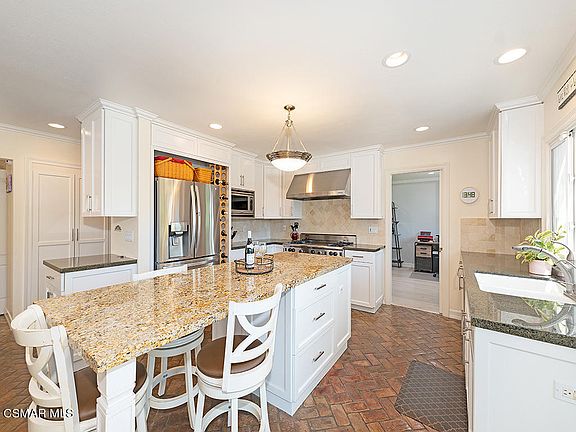 3rd image of 4401 Henley Ct