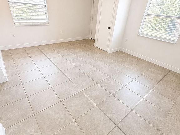 4th image of 1183 Bentley Rd APT 4