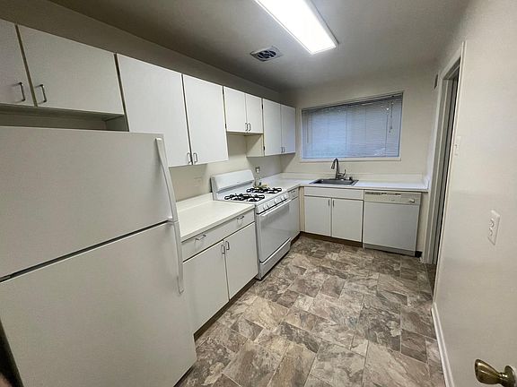 2nd image of 10523 Montrose Ave APT 1