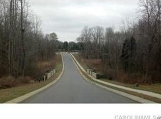 6187 Fox Chase Dr, Davidson, NC 28036