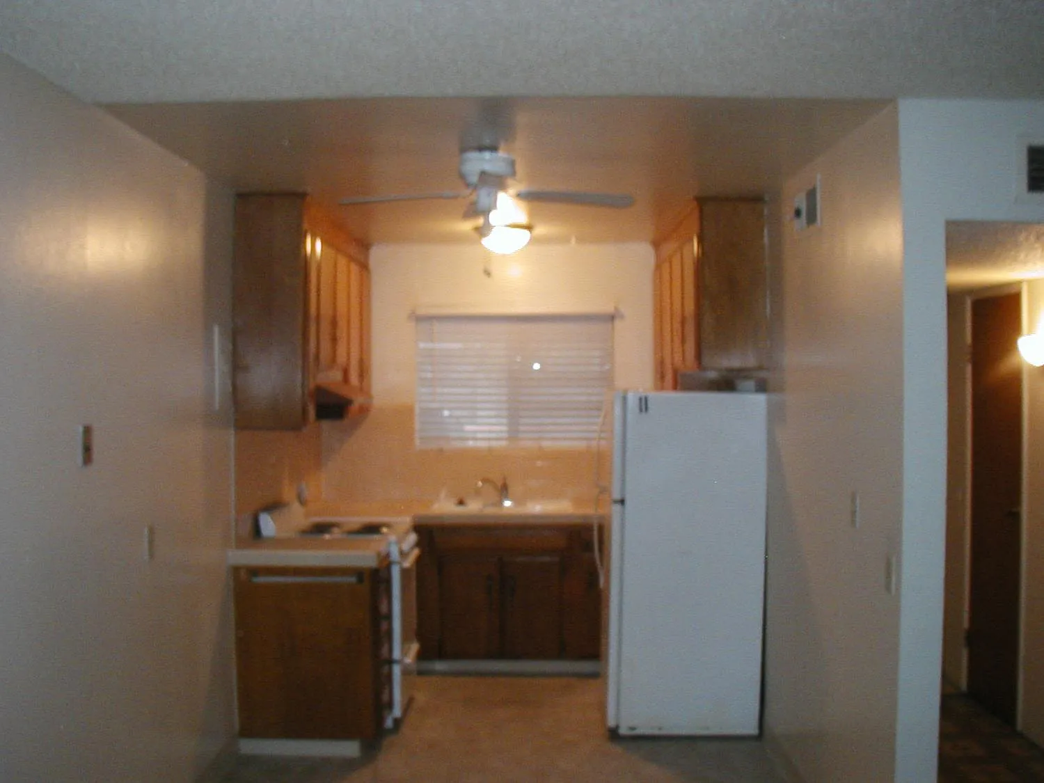 1 bed, 610 sqft — Photo 2