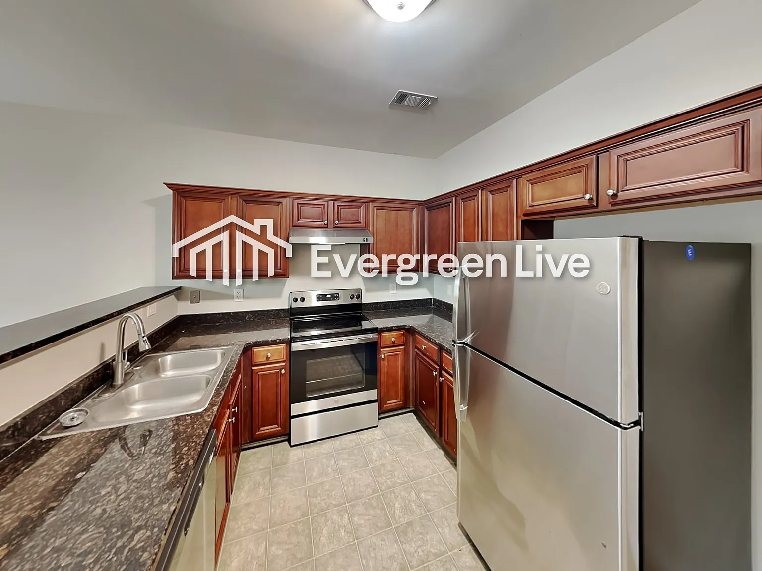 4 bed, 2.5 bath, 1970 sqft, $1,795 — Photo 4