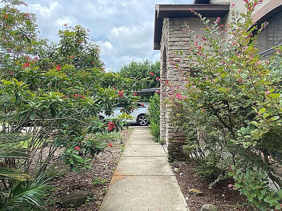 3rd image of 3641 La Salle Ave