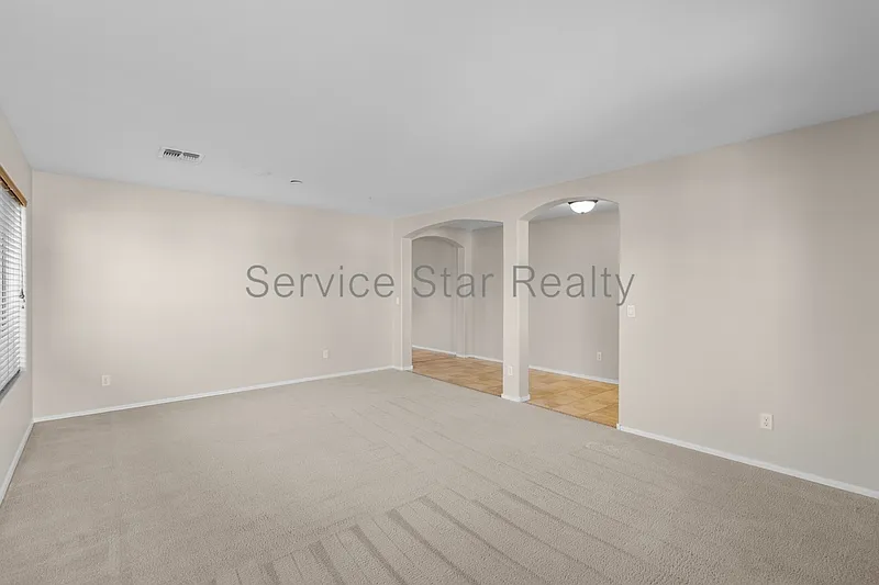 4 bed, 2.0 bath, 2065 sqft, $1,745 — Photo 3