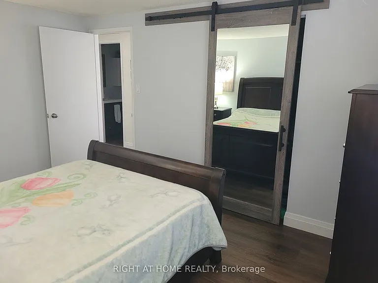 554 Halberstadt Cir — Photo 24