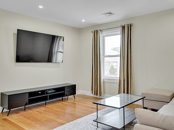 4th image of 52 Holyoke St Floor 2