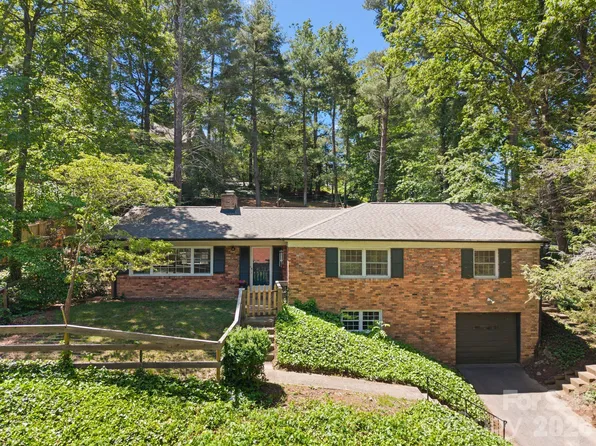 24 Warwick Pl, Asheville, NC 28804