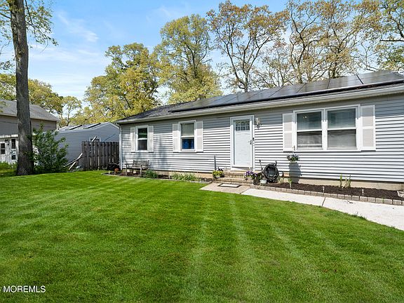 2nd image of 612 Nantucket Road