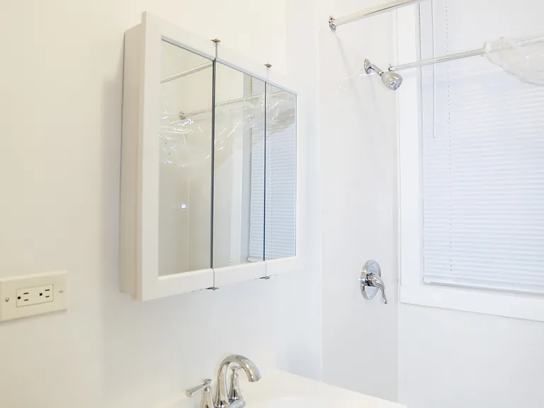 5039 N Clark St #2W — Photo 5