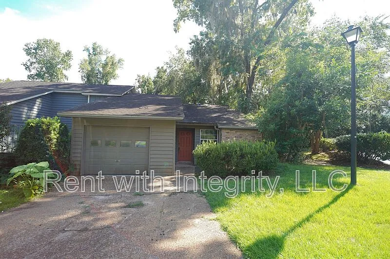 1401 Sturbridge Pl