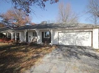 1200 E Red Bridge Rd, Kansas City, MO 64131