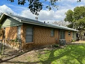 8211 Burrell Dr — Photo 2