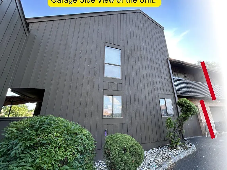 11 Westgate Dr — Photo 3
