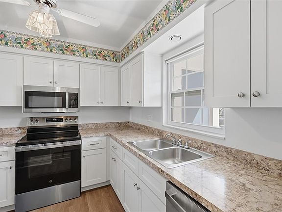 3rd image of 9917 DESOTO COURT #9917