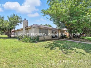 537 Crowley Rd, Arlington, TX 76012