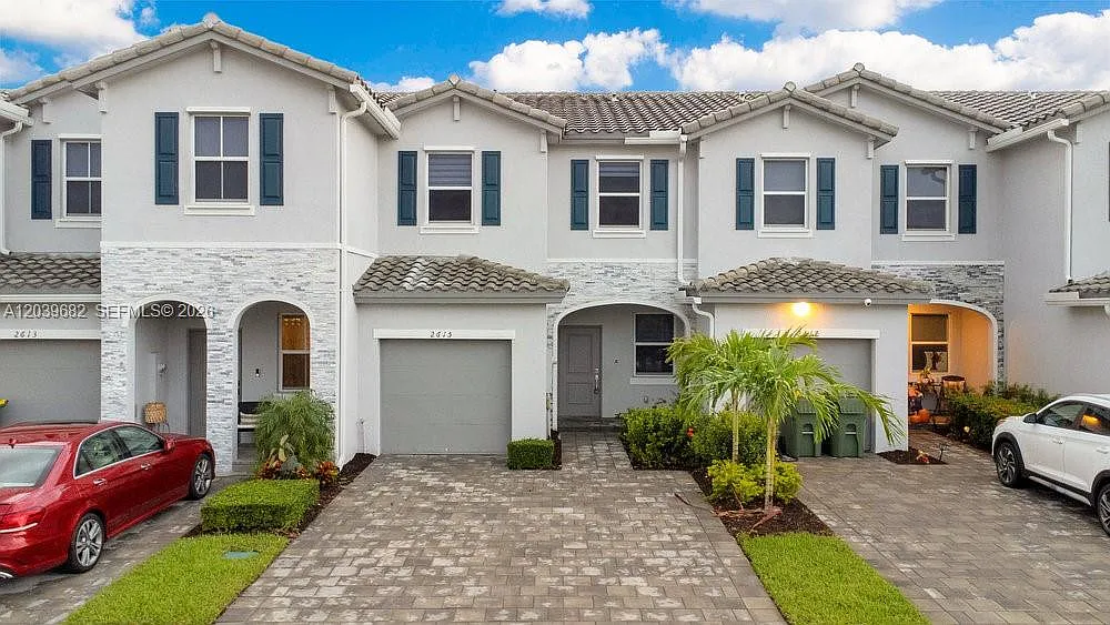 Keys Gate Residential — Photo 1