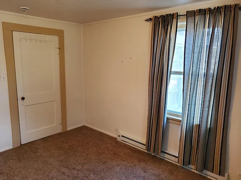 1034 S Main St — Photo 6