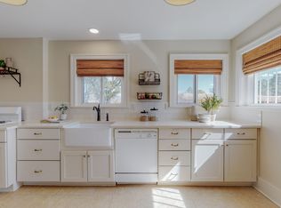 1610 Las Lomas Rd NE, Albuquerque, NM 87106