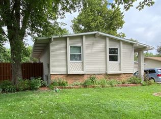 3306 W William St, Champaign, IL 61821