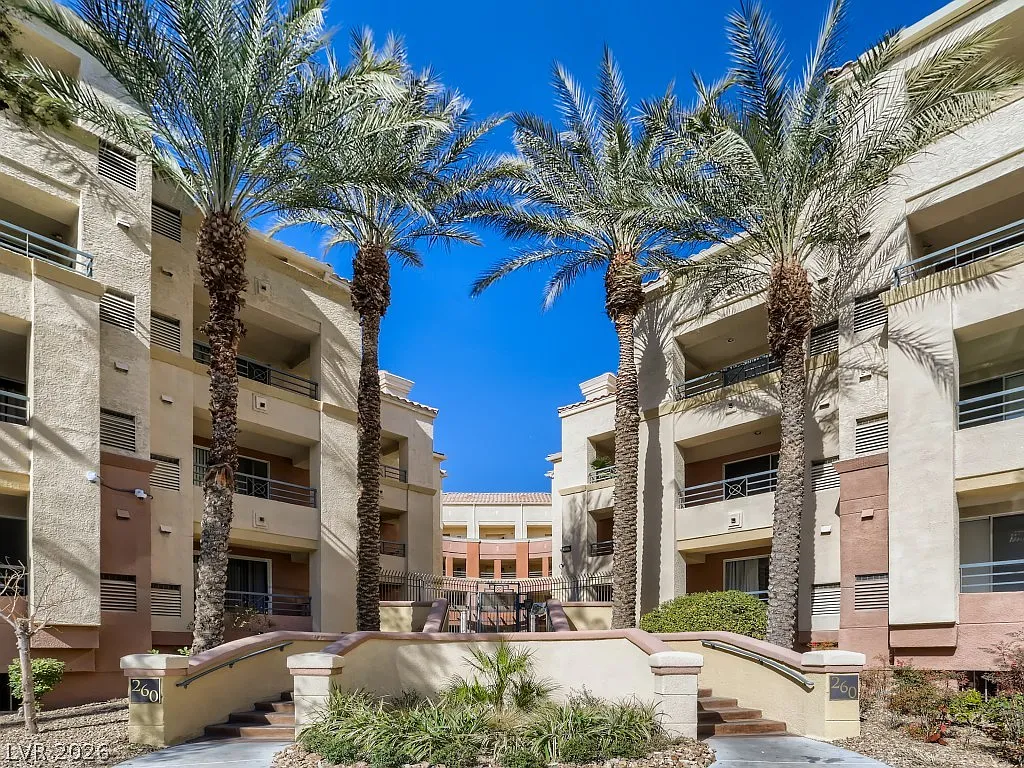 1 bed, 1.0 bath, 692 sqft, $1,395 — Photo 3
