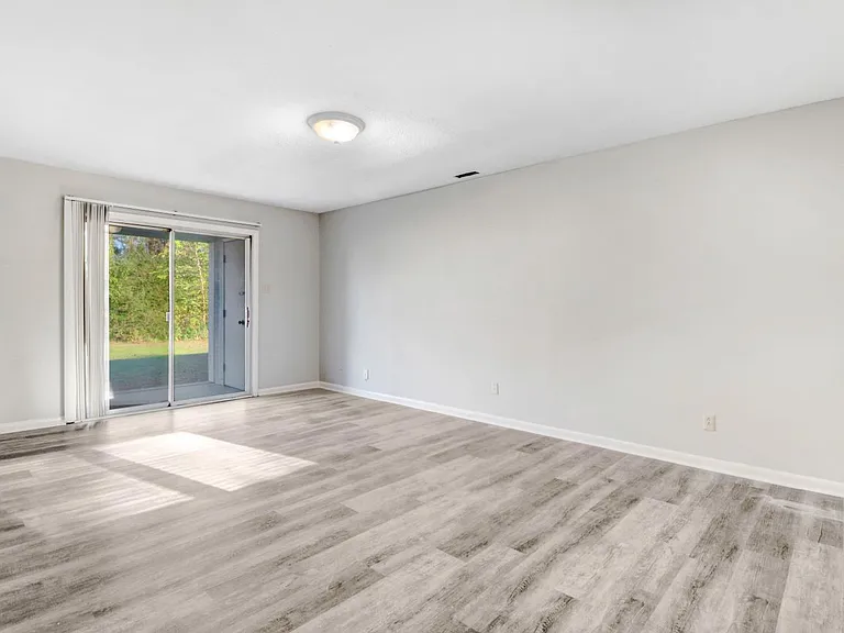 151 Scott Hills Dr #D-1 — Photo 10