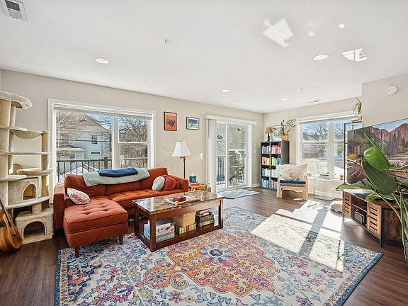 5th image of 2449 Lyndale Ave S