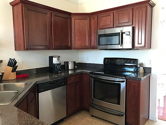 5th image of 121 Rosemont Ln