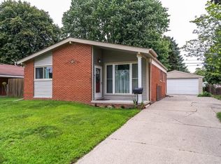 26298 Tawas St, Madison Heights, MI 48071