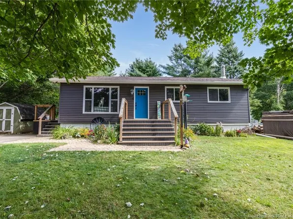 4 Randall St, Lincoln, NB E3B 7E8