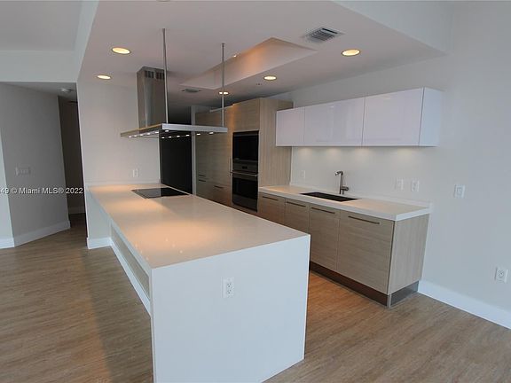 4th image of 17301 Biscayne Blvd APT 1409