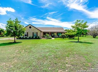 975 Stirrup Dr, Spring Branch, TX 78070
